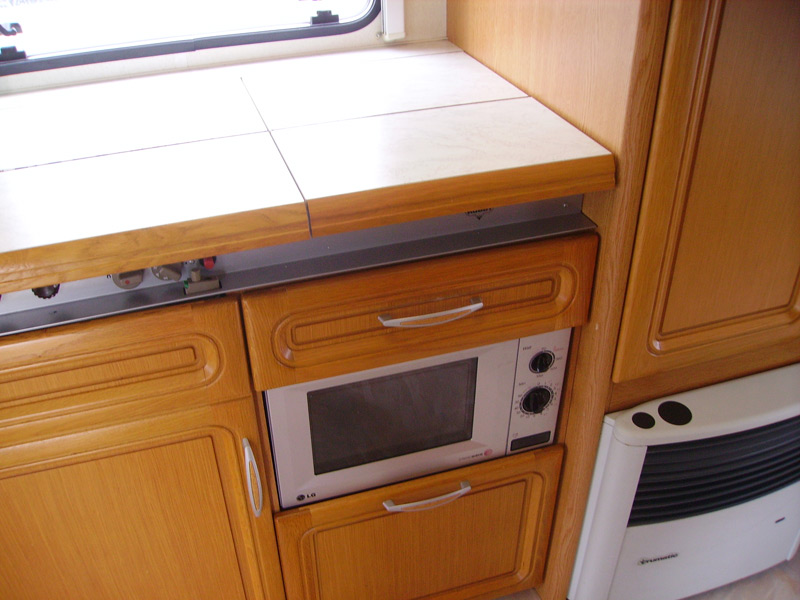 Franco Caravan, vendita roulotte usate e caravan usati di costruzione  tedesca, vendita. Roulotte usate caravan usati Hobby Prestige 560 UL